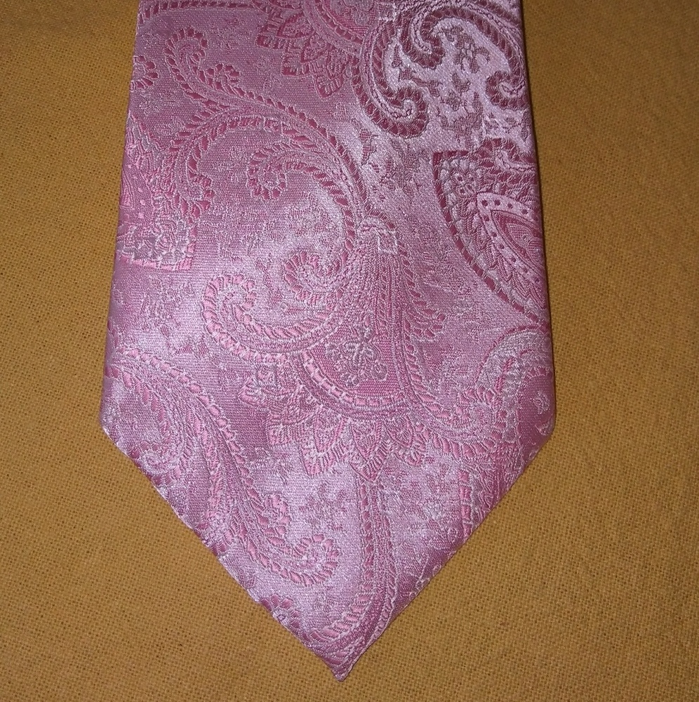 Necktie - Picture 2 of 3