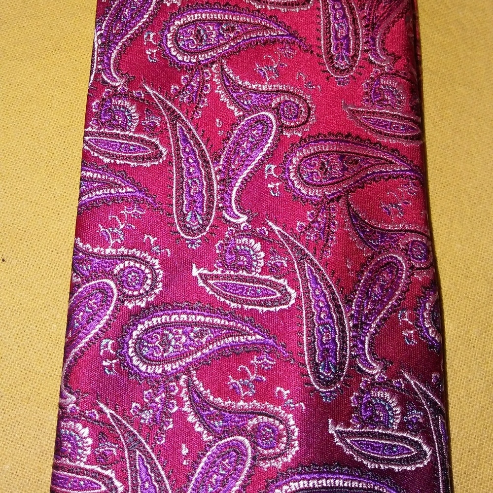 Necktie - Picture 2 of 4