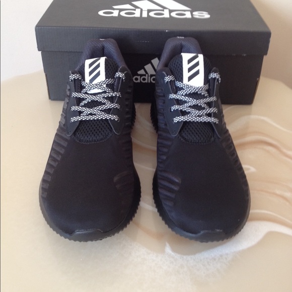 NWT men's Adidas  shoes - Picture 3 of 8