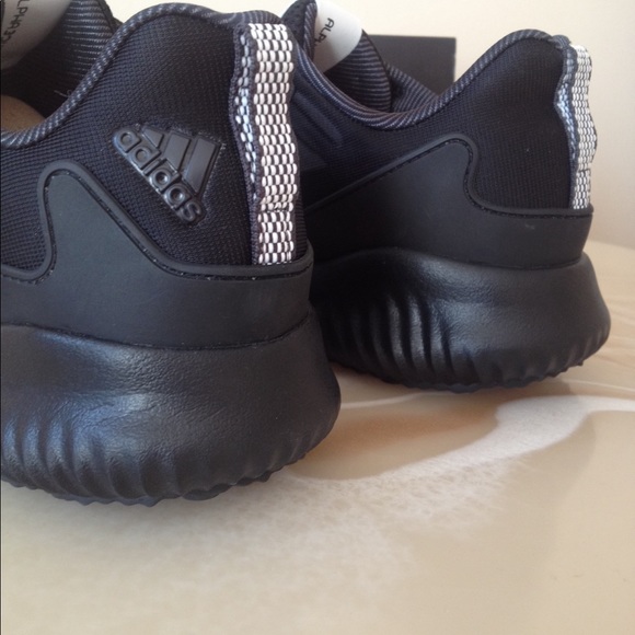 NWT men's Adidas  shoes - Picture 5 of 8