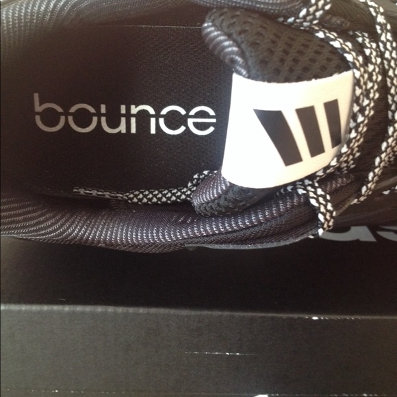 NWT men's Adidas  shoes - Picture 7 of 8