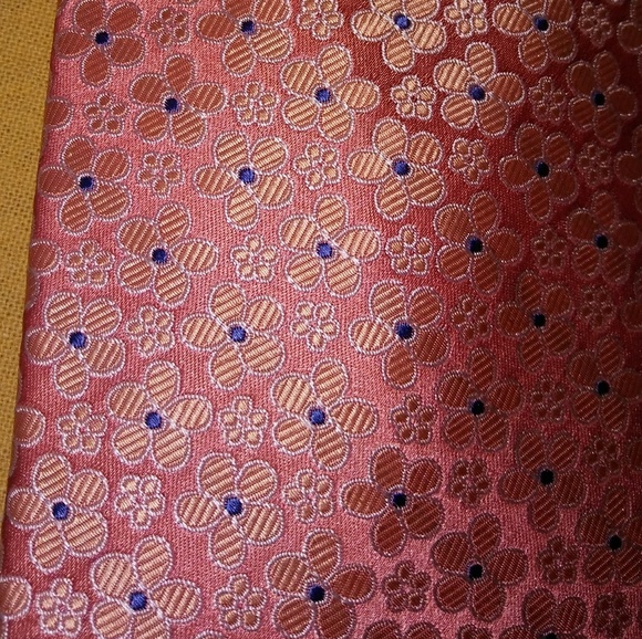 Necktie - Picture 2 of 3