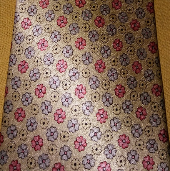 Necktie - Picture 2 of 3
