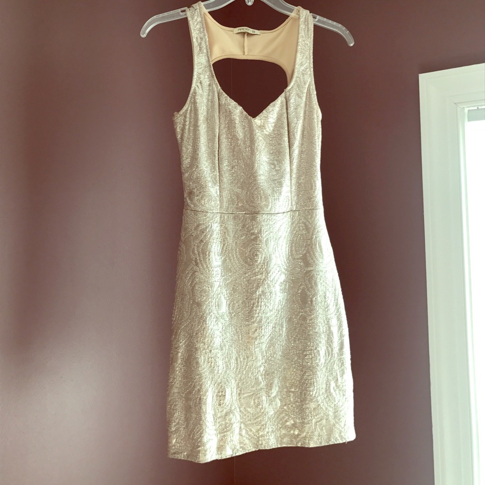 Arden B. gold party dress!