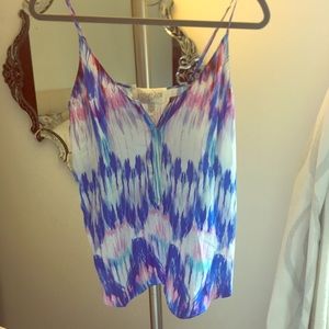 Adorable blue pattern button front silk tank top!