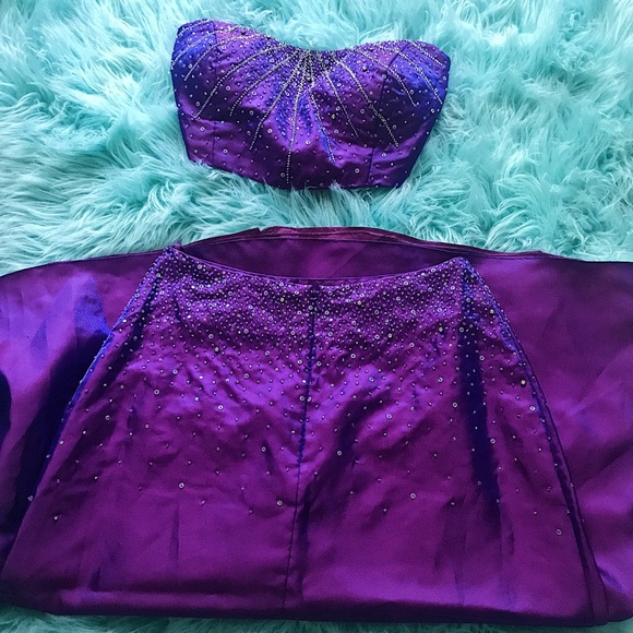 Formal dress in like new condition - Picture 2 of 2