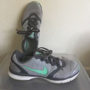 Nikes size 7.5