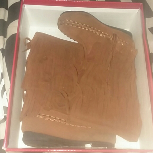 Toddler Boots - Picture 2 of 3