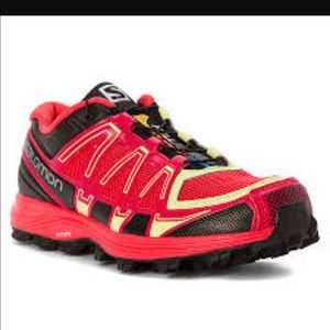 Salomon fellraiser trail shoes. Never worn!