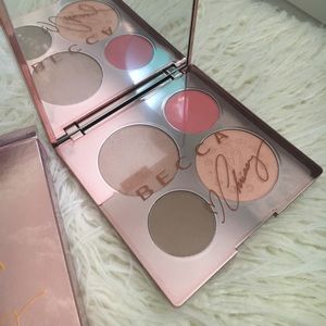 BECCA x Chrissy Teigen Glow Face Palette