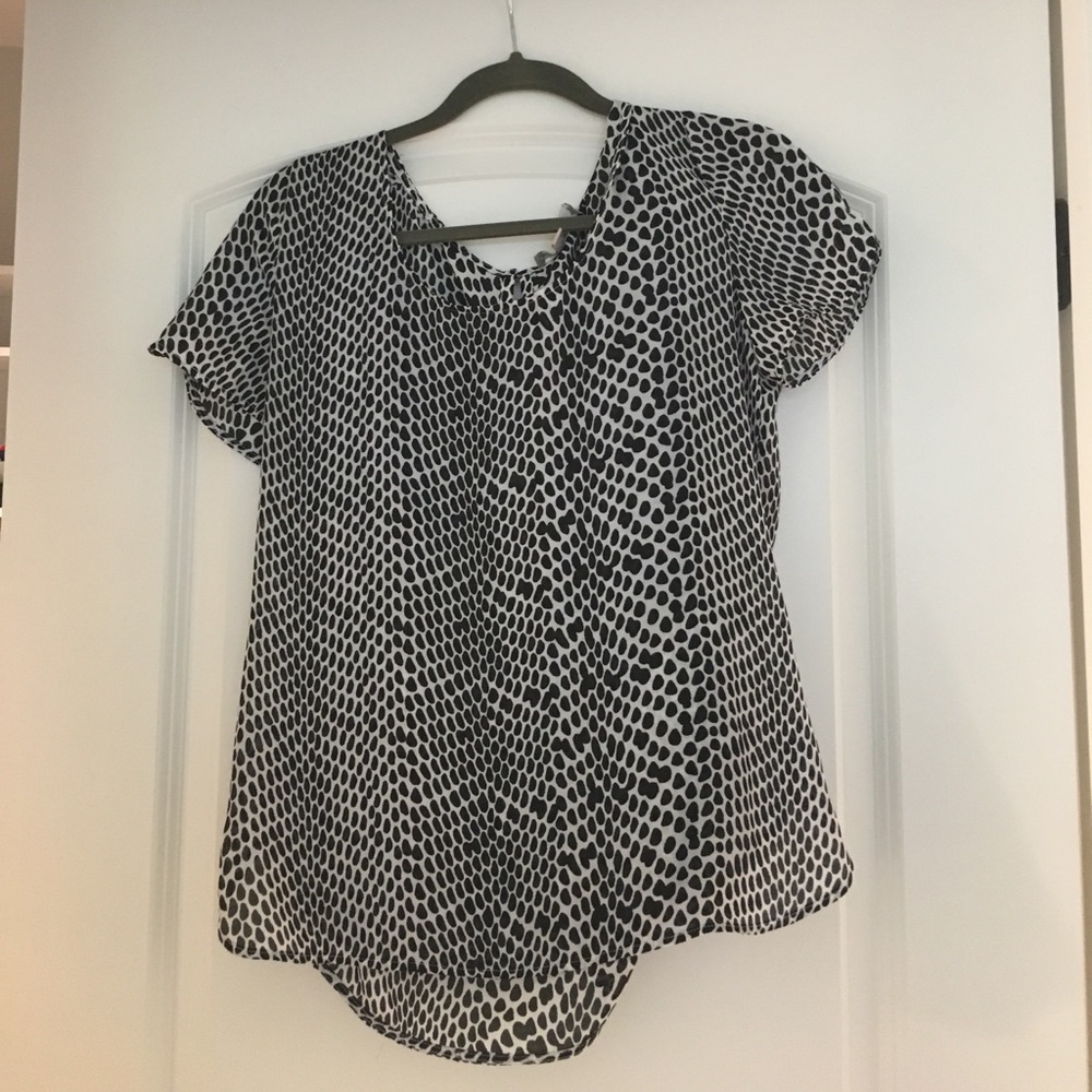 Black and white Banana Republic shirt