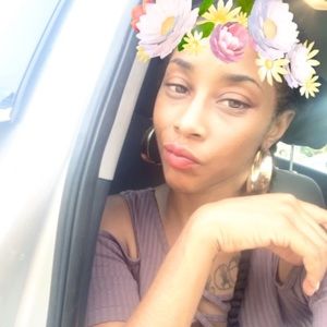 Meet your Posher, Briana