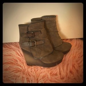 Not rated booties size 7