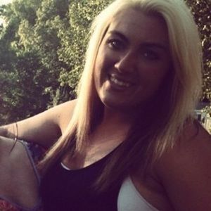 Meet your Posher, Larisa