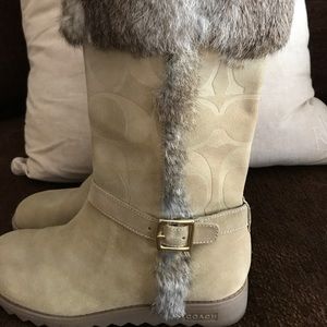 New never worn authentic Coach Deeann suede boots!