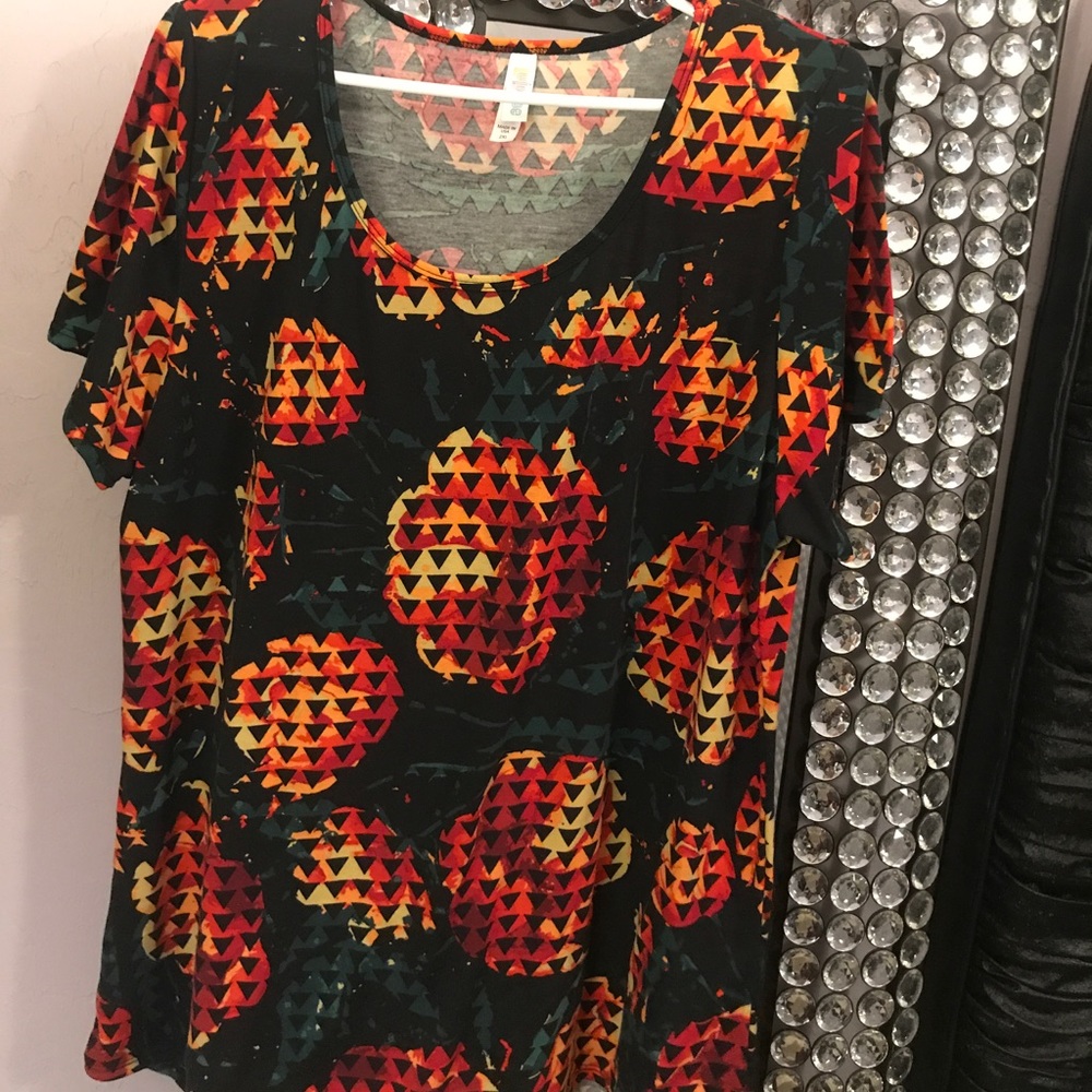 Lularoe Classic Tee. Size 2XL