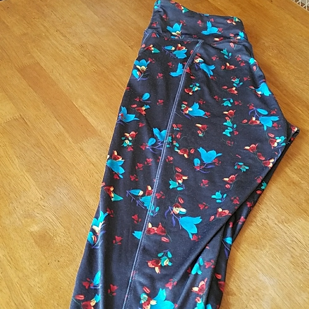 Lularoe Jade Workout Capris