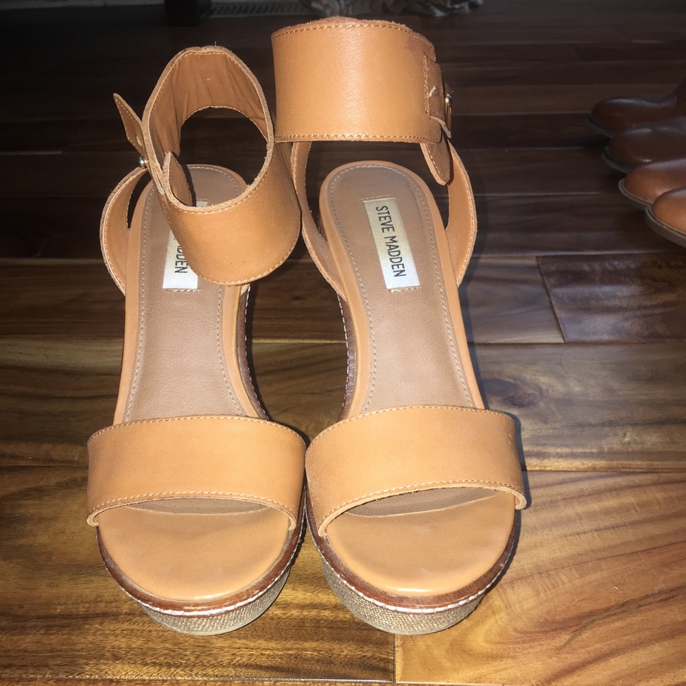 Steve Madden around the ankle wedges