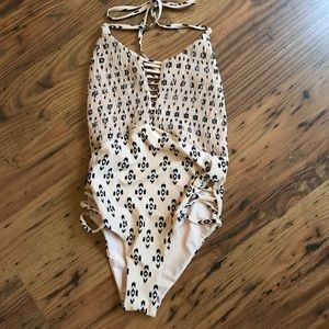 One piece swim suit