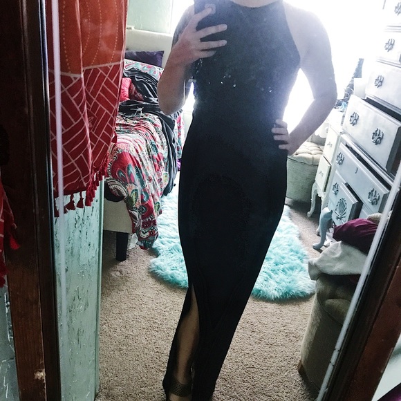 Black cache dress - Picture 4 of 4