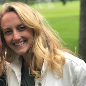 Meet your Posher, Lauren