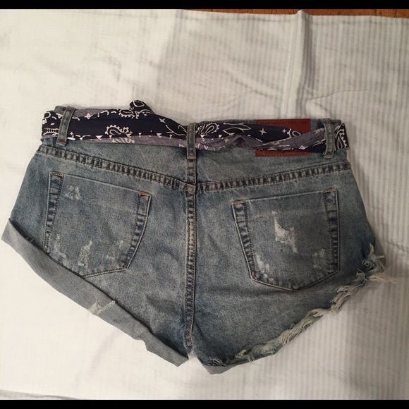 NWOT One Teaspoon Bandana Cruz Bandit jean shorts - Picture 3 of 4