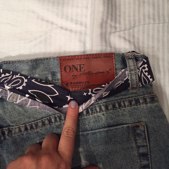 NWOT One Teaspoon Bandana Cruz Bandit jean shorts - Picture 4 of 4