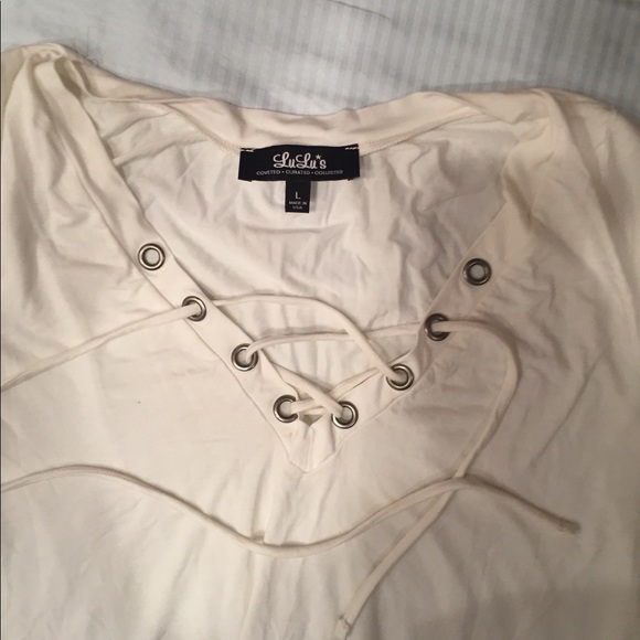 EUC Lulus tie front white tee - Picture 3 of 3