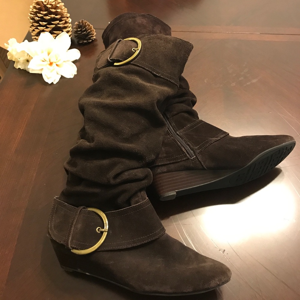 Brown winter boots