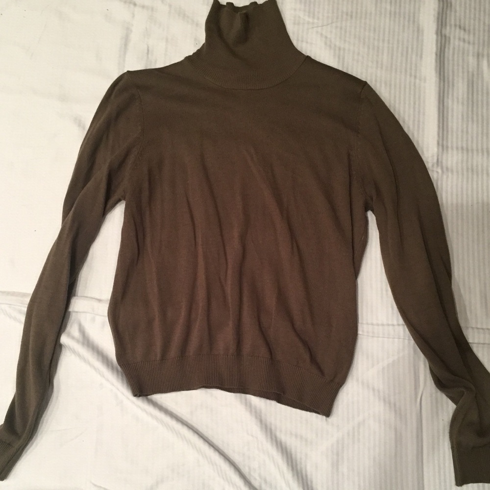 Forever 21 hunter green ribbed turtle neck
