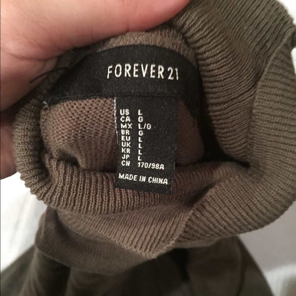 Forever 21 hunter green ribbed turtle neck - Picture 2 of 2