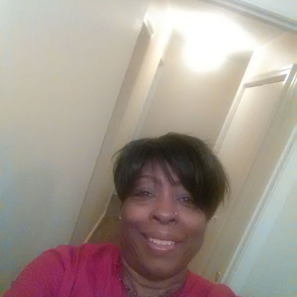 Meet your Posher, Glenda - Picture 1 of 1