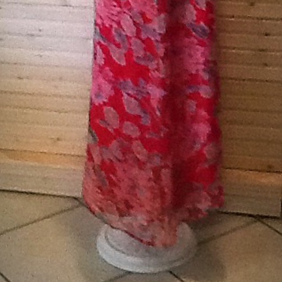 Robbie Bee Halter Dress - Picture 3 of 7