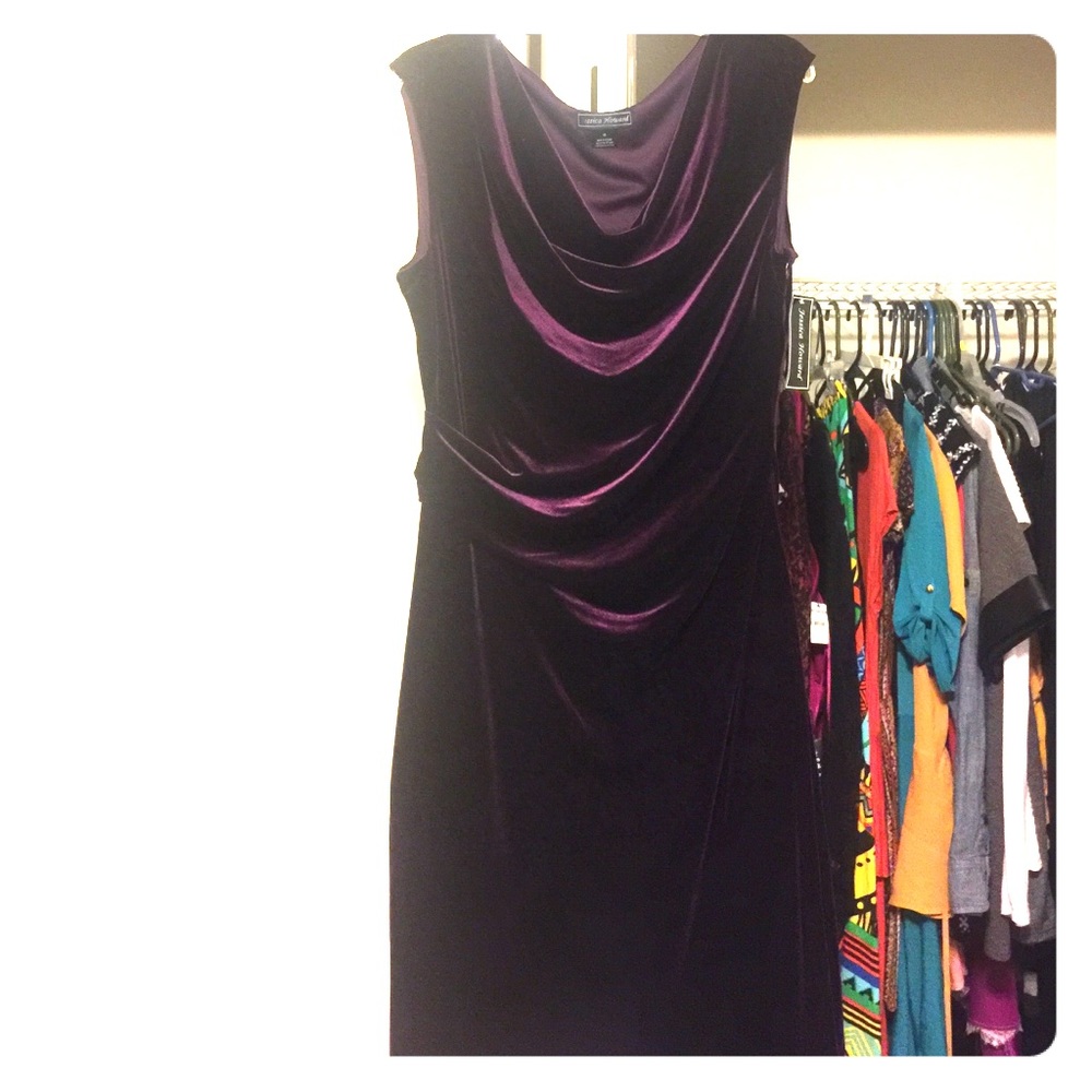 Jessica Howard velvet dress in purple