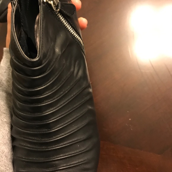 Black booties - Picture 3 of 6