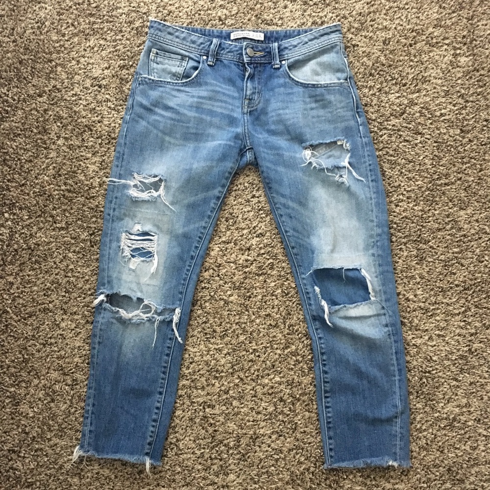 Zara Destroyed Distressed Size 4 Jeans