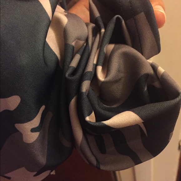 Camo Crop Hoodie Set - Picture 4 of 4