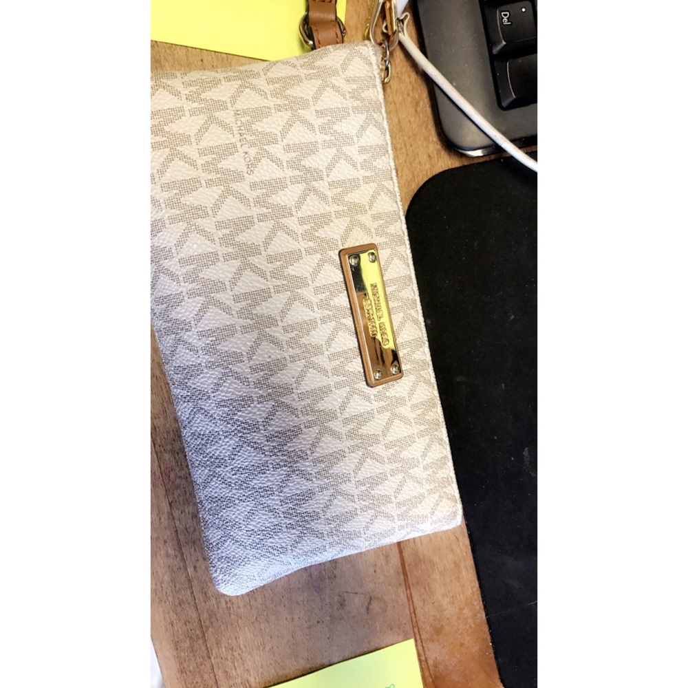 Michael Kors Wristlet