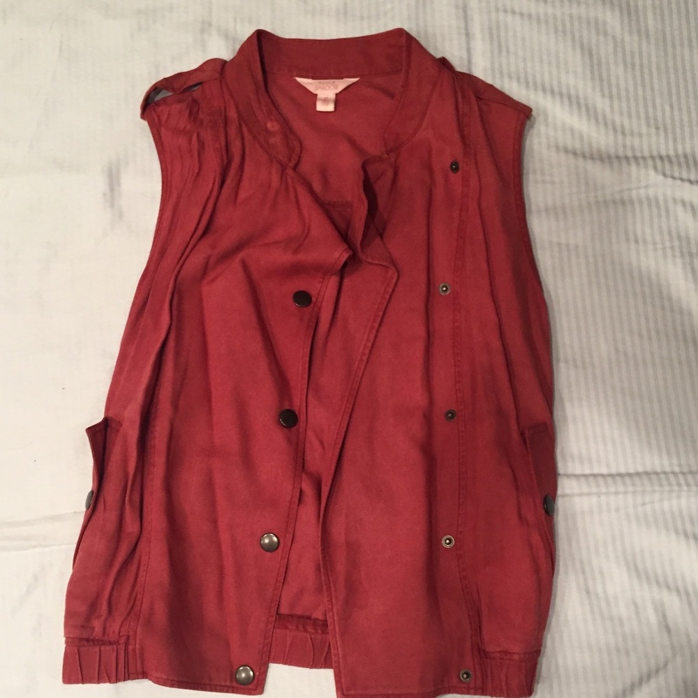 Sun & Shadow red vest - light material
