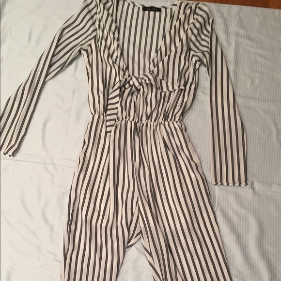 NWOT Honey Punch Dreamboat tie-front jumpsuit - Picture 2 of 4