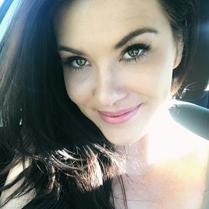 Meet your Posher, Hillary