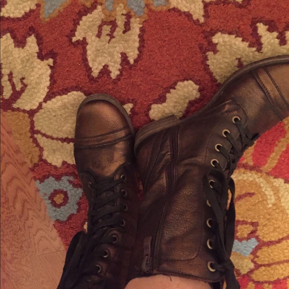 Boots - Picture 4 of 4