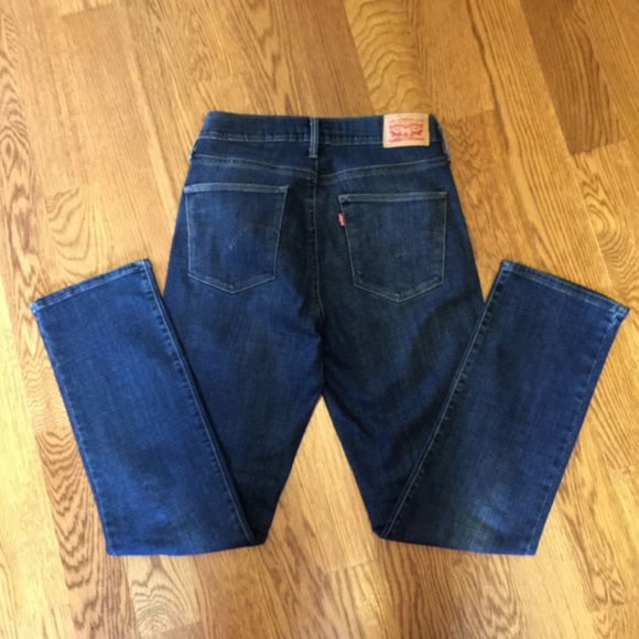 Levi's Slimming Straight 29x29 - Picture 2 of 3