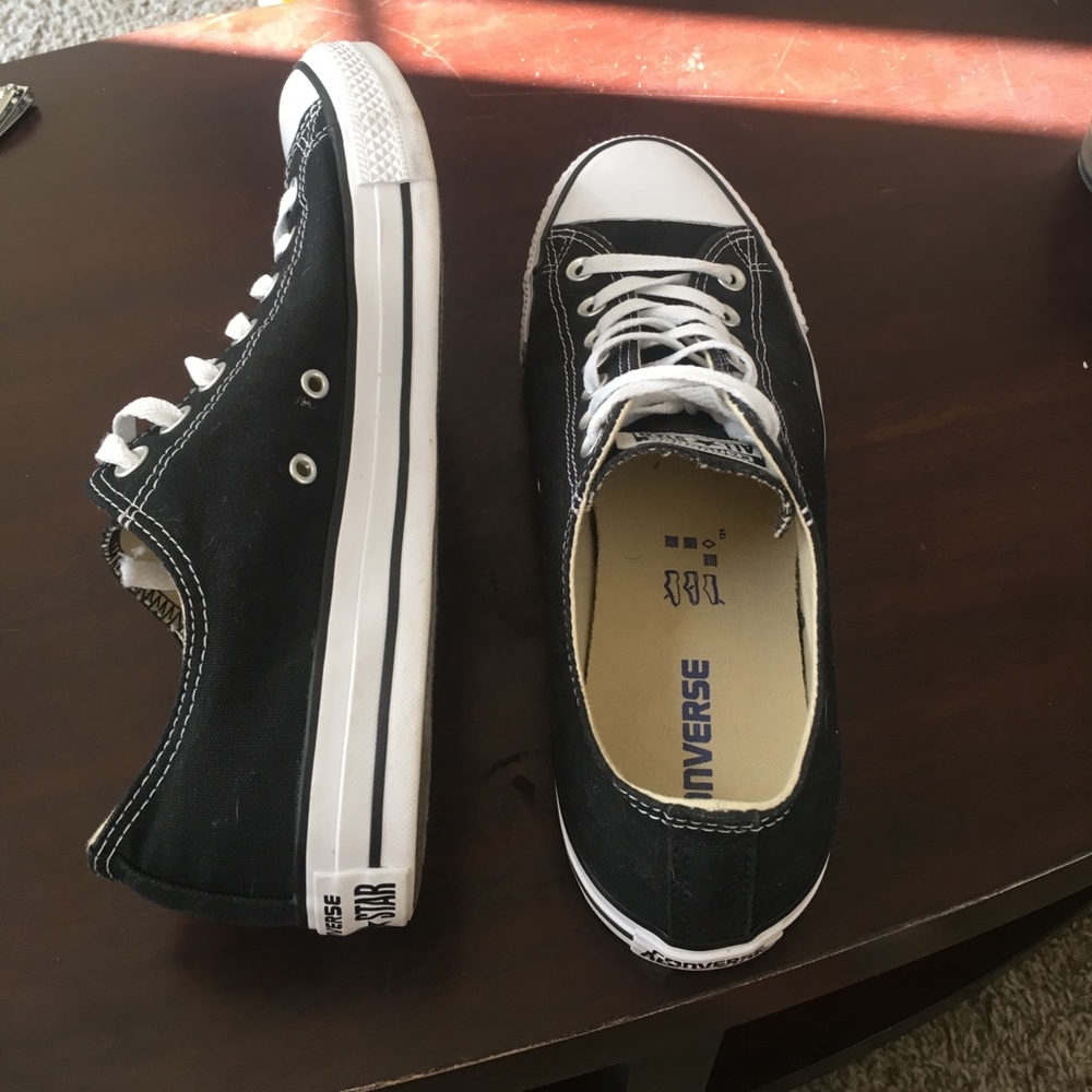 Converse black and white size 10