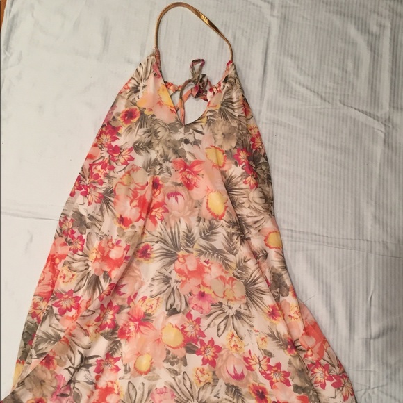 NWT ISLAND ON MY MIND CREAM TROPICAL PRINT HALTER - Picture 2 of 5
