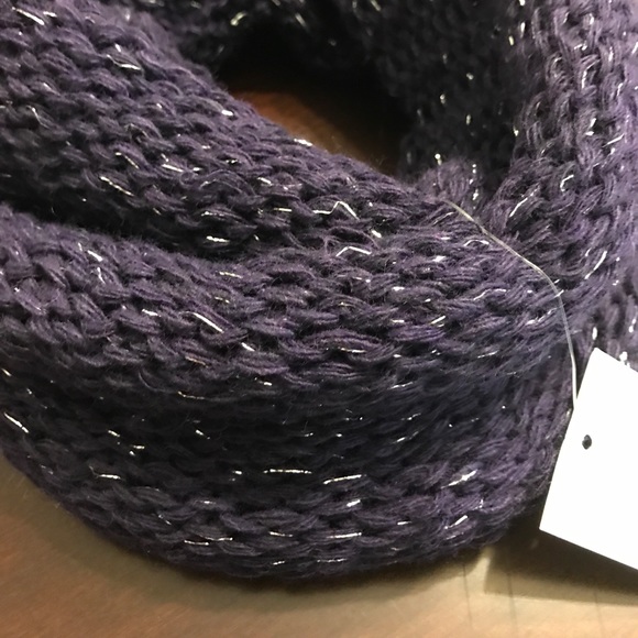 Purple scarf - Picture 2 of 4