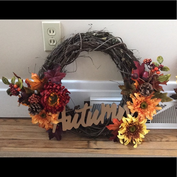 Wreaths ranging from 30-40$ - Picture 3 of 6