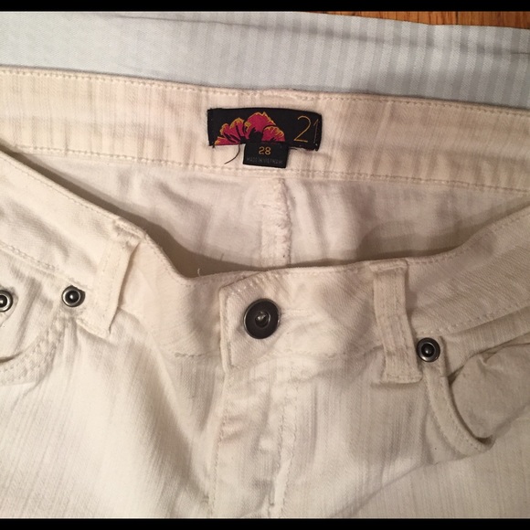 Forever 21 white skinny jeans - Picture 2 of 3