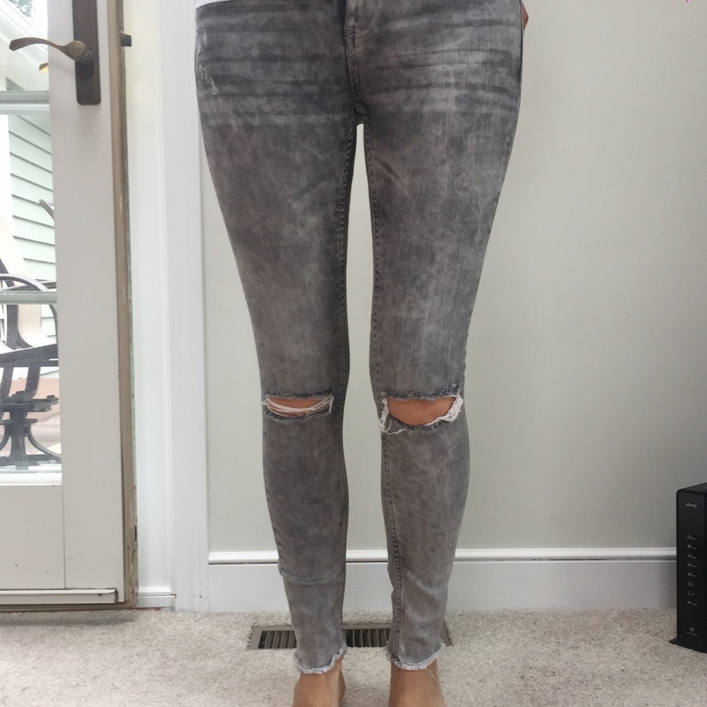 Zara - Distressed Denim Skinny Jeans