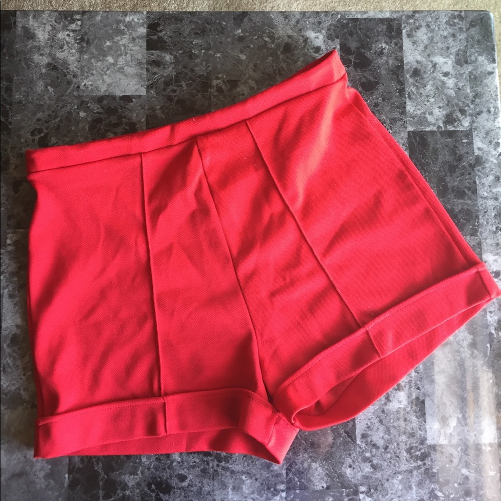Red Vintage High Waisted Shorts Size Medium